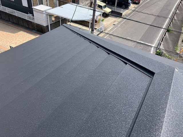 （作成完了）長久手市でガルバリウム鋼板が使用された、屋根カバー工事後に3年目の定期点検